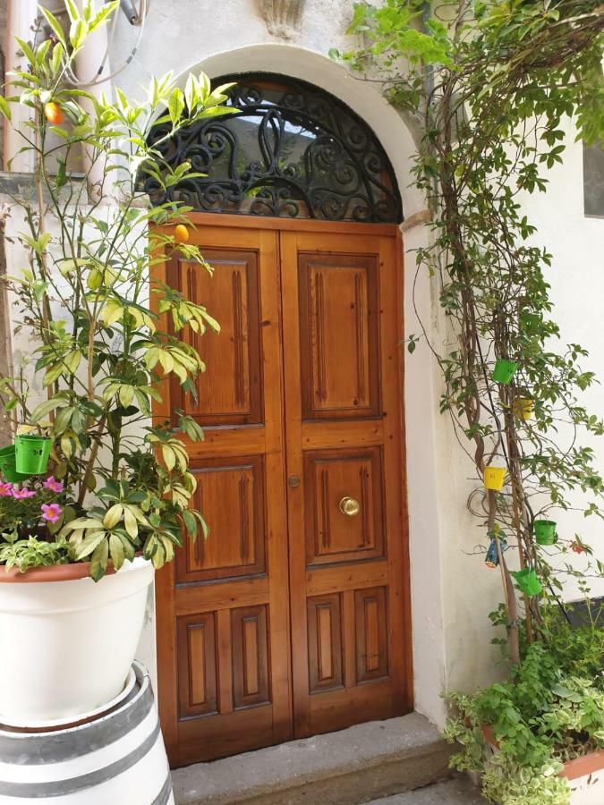 Lipari Suite Apartament Екстериор снимка